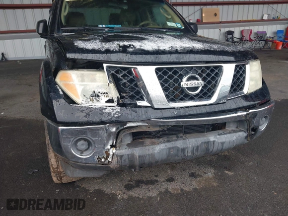 2006 Nissan Frontier SE z VIN 1N6AD07W06C420090, wystawiony jako IAAI lot #41999474 z przebiegiem 112 400 mil mil oraz . Historia ofert i sprzedaży dostępna na DreamBid. Obrazek 6.