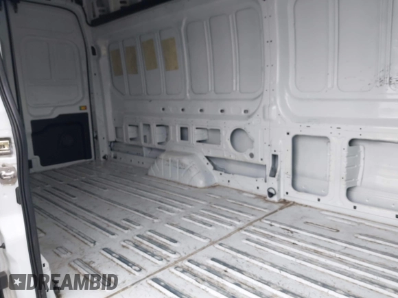 2024 Ford Transit Cargo z VIN 1FTBR3U86RKA14633, wystawiony jako IAAI lot #42500581 z przebiegiem 16 529 mil mil oraz . Historia ofert i sprzedaży dostępna na DreamBid. Obrazek 8.