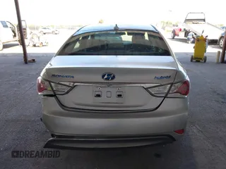 2015 Hyundai Sonata Hybrid Limited with VIN KMHEC4A49FA133103, listed as a IAAI auction lot 41885524 with 122,261 mi miles. Bid and sale history available at carsss.com. Image 16.