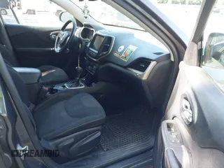 2015 Jeep Cherokee Latitude с VIN 1C4PJMCS8FW708681, выставлен на аукционе IAAI как лот 42776534 с пробегом 129 248 миль миль и . История ставок и продаж доступна на DreamBid. Изображение 5.