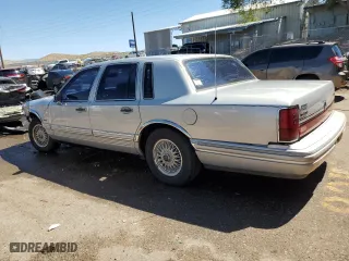 1992 Lincoln Town Car Executive with VIN 1LNLM81W9NY703247, listed as a Copart auction lot 68267014 with 58,853 mi miles and Salvage Title. Bid and sale history available at carsss.com. Image 2.