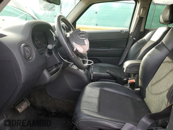 2017 Jeep Patriot Sport SE z VIN 1C4NJRBB3HD107313, wystawiony jako Copart lot #51709785 z przebiegiem 115 268 mil mil oraz Szkoda całkowita • Salvage title. Historia ofert i sprzedaży dostępna na DreamBid. Obrazek 7.