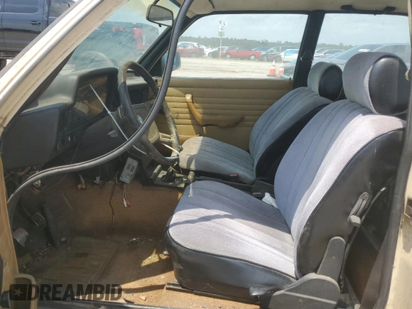 1980 BMW 3 Series z VIN 7158766, wystawiony jako Copart lot #54702995 z przebiegiem 159 080 mil mil oraz Czysty tytuł • Clean title. Historia ofert i sprzedaży dostępna na DreamBid. Obrazek 7.