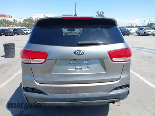 2017 Kia Sorento LX with VIN 5XYPG4A35HG284788, listed as a IAAI auction lot 41966692 with 68,692 mi miles. Bid and sale history available at carsss.com. Image 6.