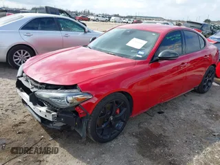 2020 Alfa Romeo Giulia z VIN ZARFAMAN3L7625180, wystawiony jako IAAI lot #41517401 z przebiegiem 43 010 mil mil oraz . Historia ofert i sprzedaży dostępna na DreamBid. Obrazek 18.