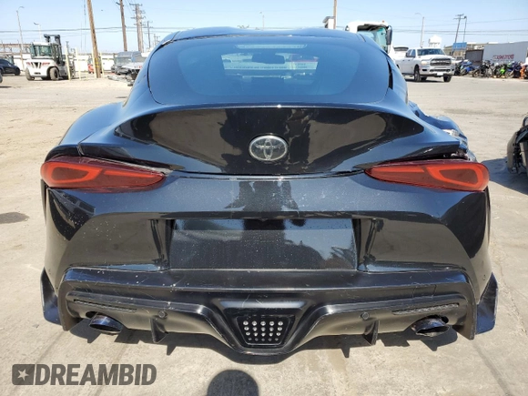 2021 Toyota Supra 3.0 z VIN WZ1DB0C01MW036730, wystawiony jako Copart lot #57497785 z przebiegiem 15 285 mil mil oraz Szkoda całkowita • Salvage title. Historia ofert i sprzedaży dostępna na DreamBid. Obrazek 6.
