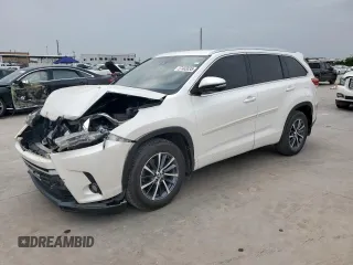2017 Toyota Highlander XLE with VIN 5TDJZRFH6HS450580, listed as a Copart auction lot 57403035 with 207,782 mi miles and Salvage title. Bid and sale history available at DreamBid. Image 1.