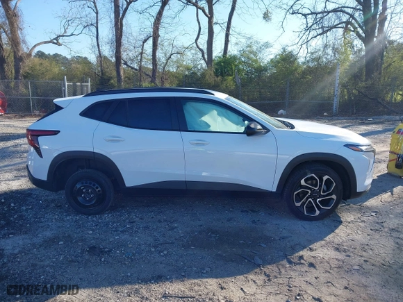 2025 Chevrolet Trax 2RS with VIN KL77LJEP0SC025657, listed as a IAAI auction lot 41867254 with 17,184 mi miles. Bid and sale history available at carsss.com. Image 14.