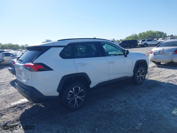 2021 Toyota RAV4 LE with VIN 2T3H1RFV0MW115299, listed as a IAAI auction lot 42030049 with 38,446 mi miles. Bid and sale history available at carsss.com. Image 4.