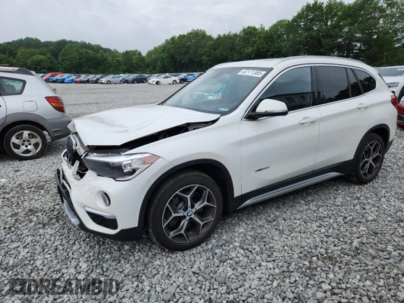2018 BMW X1 xDrive28i z VIN WBXHT3C36J5L24918, wystawiony jako Copart lot #62171365 z przebiegiem 23 446 mil mil oraz Szkoda całkowita • Salvage title. Historia ofert i sprzedaży dostępna na DreamBid. Obrazek 1.