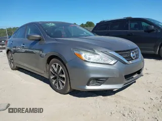 2018 Nissan Altima 2.5 S with VIN 1N4AL3APXJC124355, listed as a IAAI auction lot 40568719 with 137,316 mi miles. Bid and sale history available at carsss.com. Image 1.