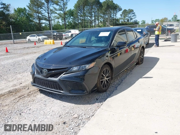 2022 Toyota Camry SE z VIN 4T1G11AK0NU657071, wystawiony jako IAAI lot #41991413 z przebiegiem 86 272 mil mil oraz . Historia ofert i sprzedaży dostępna na DreamBid. Obrazek 2.