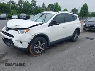 2018 Toyota RAV4 XLE z VIN JTMWFREV2JJ739366, wystawiony jako IAAI lot #42270427 z przebiegiem 112 558 mil mil oraz . Historia ofert i sprzedaży dostępna na DreamBid. Obrazek 2.