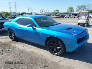 2015 Dodge Challenger SXT Plus с VIN 2C3CDZBG7FH901178, выставлен на аукционе IAAI как лот 42220878 с пробегом 123 146 миль миль и . История ставок и продаж доступна на DreamBid. Изображение 1.