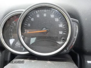 2019 MINI Countryman Cooper S z VIN WMZYT5C59K3E64682, wystawiony jako IAAI lot #42149889 z przebiegiem Nie podano mil oraz . Historia ofert i sprzedaży dostępna na DreamBid. Obrazek 7.