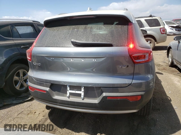 2019 Volvo XC40 Momentum with VIN YV4162UK2K2151808, listed as a Copart auction lot 51024643 with 28,113 mi miles and . Bid and sale history available at carsss.com. Image 6.