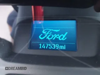 2017 Ford Transit z VIN 1FTYE2CM1HKA13709, wystawiony jako IAAI lot #41933179 z przebiegiem 147 539 mil mil oraz . Historia ofert i sprzedaży dostępna na DreamBid. Obrazek 15.