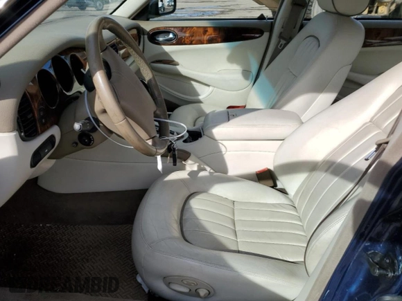 2003 Jaguar XJ 8 z VIN SAJDA14C13LF51313, wystawiony jako Copart lot #42750105 z przebiegiem Nie podano mil oraz Czysty tytuł • Clean title. Historia ofert i sprzedaży dostępna na DreamBid. Obrazek 7.