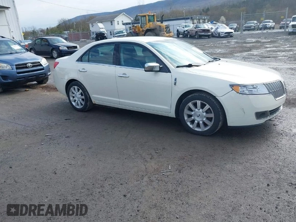 2012 Lincoln MKZ with VIN 3LNHL2JC3CR834133, listed as a IAAI auction lot 42031211 with 111,774 mi miles. Bid and sale history available at carsss.com. Image 1.