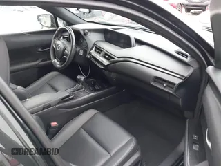 2021 Lexus UX 250h z VIN JTHX9JBHXM2049972, wystawiony jako IAAI lot #40956792 z przebiegiem 47 882 mil mil oraz . Historia ofert i sprzedaży dostępna na DreamBid. Obrazek 5.