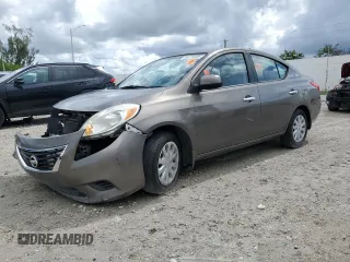 2012 Nissan Versa S z VIN 3N1CN7AP1CL874144, wystawiony jako Copart lot #64228305 z przebiegiem 92 122 mil mil oraz Szkoda całkowita • Salvage title. Historia ofert i sprzedaży dostępna na DreamBid. Obrazek 1.