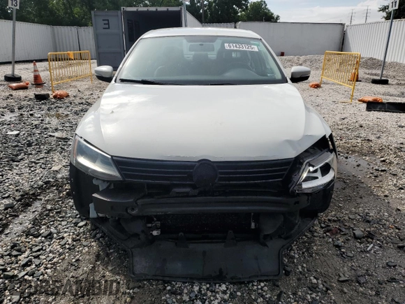 2012 Volkswagen Jetta SE with VIN 3VWDX7AJ3CM472074, listed as a Copart auction lot 61433125 with 185,861 mi miles and Salvage title. Bid and sale history available at DreamBid. Image 5.