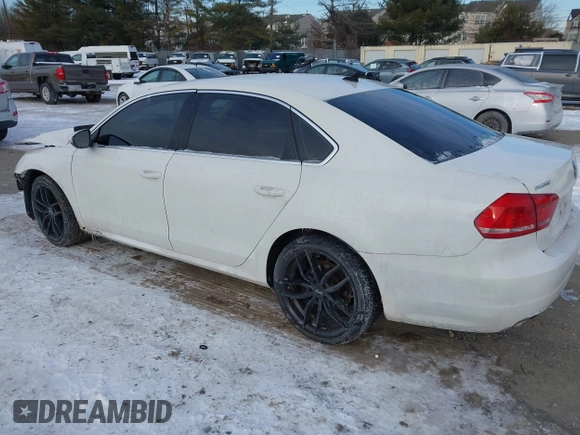 2012 Volkswagen Passat SE z VIN 1VWBN7A31CC044441, wystawiony jako IAAI lot #41390295 z przebiegiem 227 097 mil mil oraz . Historia ofert i sprzedaży dostępna na DreamBid. Obrazek 3.