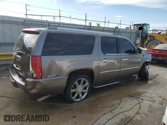 2011 Cadillac Escalade ESV Luxury z VIN 1GYS4HEF8BR146387, wystawiony jako Copart lot #54203505 z przebiegiem 236 372 mil mil oraz Nie do naprawy • Non repairable. Historia ofert i sprzedaży dostępna na DreamBid. Obrazek 3.