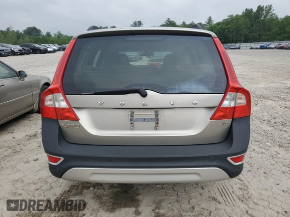 2011 Volvo XC70 3.2L z VIN YV4940BZ4B1105139, wystawiony jako Copart lot #60402415 z przebiegiem 182 404 mil mil oraz Czysty tytuł • Clean title. Historia ofert i sprzedaży dostępna na DreamBid. Obrazek 6.