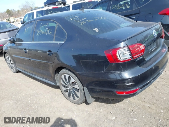 2013 Volkswagen Jetta Hybrid SE with VIN 3VW637AJ7DM259702, listed as a IAAI auction lot 41799247 with Not provided miles and . Bid and sale history available at DreamBid. Image 3.