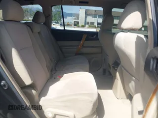 2009 Toyota Highlander Hybrid with VIN JTEEW41A592026819, listed as a IAAI auction lot 41837703 with 216,588 mi miles. Bid and sale history available at carsss.com. Image 8.