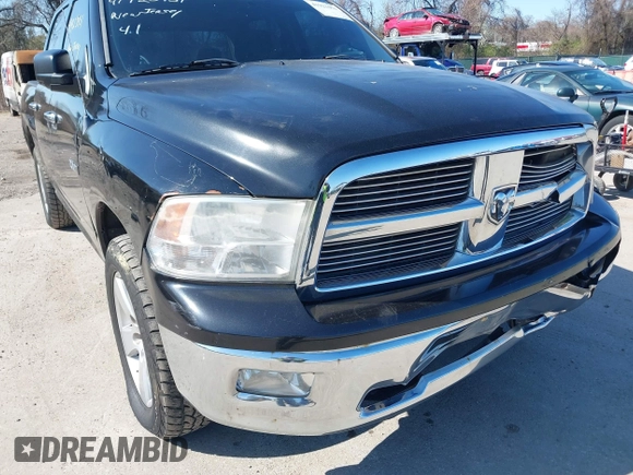 2009 Dodge 1500 Laramie z VIN 1D3HV13T09S758249, wystawiony jako IAAI lot #41923451 z przebiegiem 238 116 mil mil oraz . Historia ofert i sprzedaży dostępna na DreamBid. Obrazek 21.