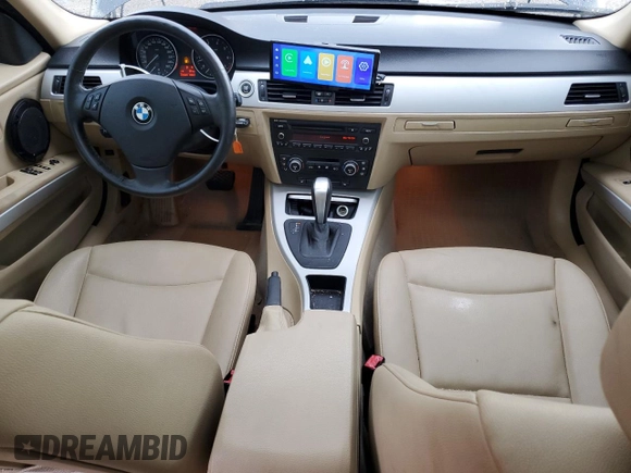 2009 BMW 3 Series 323i z VIN WBAPG73539A641268, wystawiony jako Copart lot #65438134 z przebiegiem 202 480 mil mil oraz Szkoda całkowita • Salvage title. Historia ofert i sprzedaży dostępna na DreamBid. Obrazek 8.