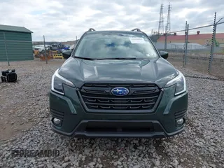 2023 Subaru Forester Premium z VIN JF2SKAEC4PH550195, wystawiony jako IAAI lot #42090869 z przebiegiem 7 271 mil mil oraz . Historia ofert i sprzedaży dostępna na DreamBid. Obrazek 13.