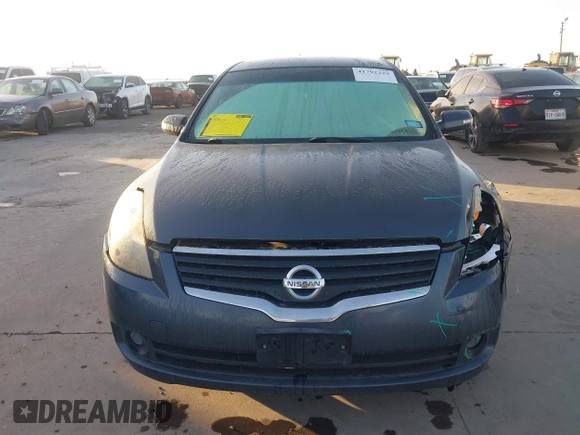 2008 Nissan Altima 3.5 SE with VIN 1N4BL21E18C236081, listed as a IAAI auction lot 41792229 with 136,208 mi miles. Bid and sale history available at carsss.com. Image 12.