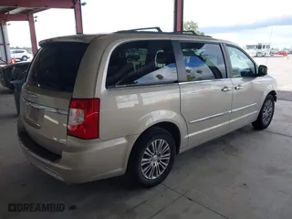 2013 Chrysler Town & Country Touring-L with VIN 2C4RC1CG1DR722666, listed as a IAAI auction lot 41735764 with 148,280 mi miles. Bid and sale history available at carsss.com. Image 4.