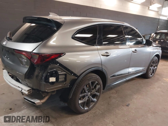 2024 Acura MDX w/A-Spec Package with VIN 5J8YE1H07RL020094, listed as a IAAI auction lot 41941652 with 9,997 mi miles. Bid and sale history available at carsss.com. Image 4.