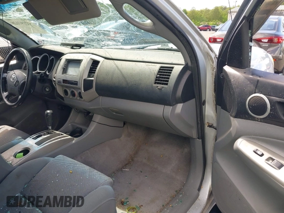 2006 Toyota Tacoma z VIN 5TELU42N56Z234046, wystawiony jako IAAI lot #42197128 z przebiegiem 143 715 mil mil oraz . Historia ofert i sprzedaży dostępna na DreamBid. Obrazek 5.