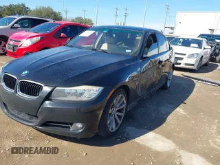 2011 BMW 3 Series 328i with VIN WBAPH7G56BNN04010, listed as a IAAI auction lot 41370777 with 1 mi miles. Bid and sale history available at carsss.com. Image 2.