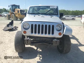 2007 Jeep Wrangler Unlimited Sahara with VIN 1J4GA59147L207482, listed as a Copart auction lot 55666615 with 151,525 mi miles and Salvage title. Bid and sale history available at DreamBid. Image 5.