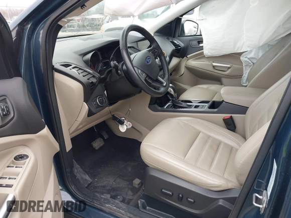 2019 Ford Escape Titanium with VIN 1FMCU9J95KUC28621, listed as a IAAI auction lot 41825297 with 60,373 mi miles. Bid and sale history available at carsss.com. Image 5.
