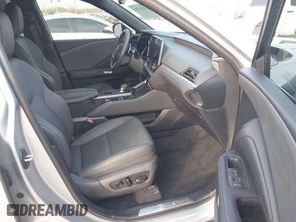 2024 Lexus TX 350 with VIN 5TDAAAA61RS000500, listed as a IAAI auction lot 41847514 with 7,952 mi miles and . Bid and sale history available at DreamBid. Image 5.