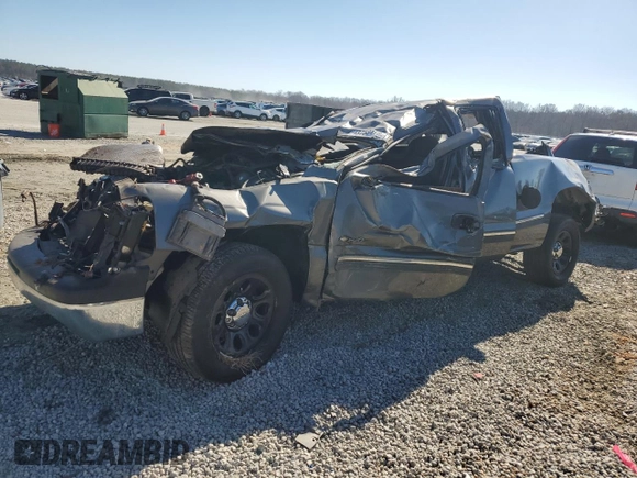 2000 Chevrolet Silverado 1500 with VIN 2GCEC19V7Y1313161, listed as a Copart auction lot 43758475 with 0 mi miles and Salvage Title. Bid and sale history available at carsss.com. Image 1.