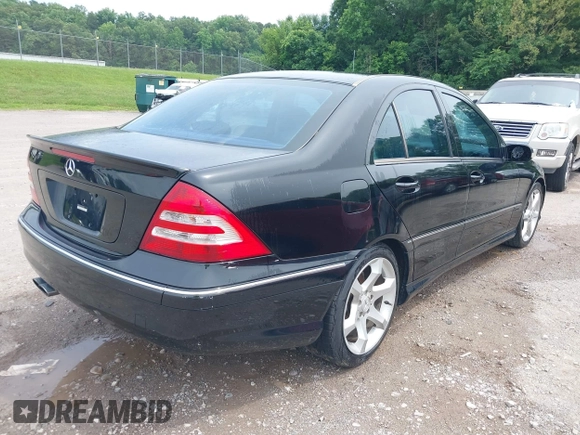 2007 Mercedes-Benz C 230 Sport z VIN WDBRF52HX7F907706, wystawiony jako IAAI lot #42456909 z przebiegiem 176 668 mil mil oraz . Historia ofert i sprzedaży dostępna na DreamBid. Obrazek 4.
