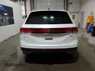2024 Volkswagen Atlas SEL with VIN 1V2BR2CA1RC516585, listed as a Copart auction lot 44335095 with 17,611 mi miles and Clean title. Bid and sale history available at DreamBid. Image 6.