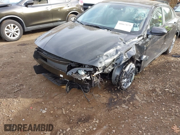2024 Hyundai Elantra SEL with VIN KMHLM4DG8RU849231, listed as a IAAI auction lot 40867879 with 763 mi miles and . Bid and sale history available at DreamBid. Image 6.