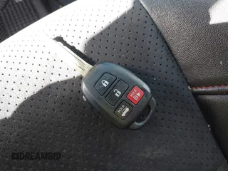 2015 Toyota Camry XLE with VIN 4T1BF1FK8FU040068, listed as a IAAI auction lot 40521641 with 25,156 mi miles and . Bid and sale history available at DreamBid. Image 11.