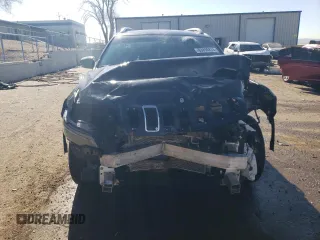 2019 Jeep Cherokee Altitude с VIN 1C4PJMLX3KD408306, выставлен на аукционе Copart как лот 83896874 с пробегом 128 054 миль миль и Списание • Salvage title. История ставок и продаж доступна на DreamBid. Изображение 5.