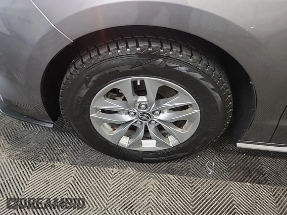 2022 Toyota Sienna LE с VIN 5TDKSKFC2NS047017, выставлен на аукционе IAAI как лот 42501101 с пробегом 155 942 миль миль и . История ставок и продаж доступна на DreamBid. Изображение 23.