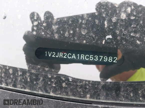 2024 Volkswagen Atlas SE z VIN 1V2JR2CA1RC537982, wystawiony jako IAAI lot #41429786 z przebiegiem 33 846 mil mil oraz . Historia ofert i sprzedaży dostępna na DreamBid. Obrazek 9.